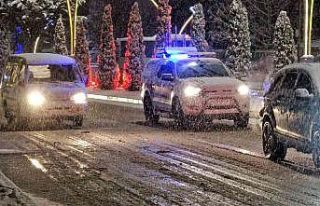 Tokat’ta kar yağışı ve buzlanma ulaşımda aksamalara...