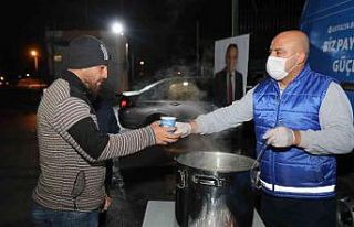 Toptancı Hali’nde sıcak çorba ikramı