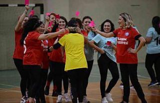 Topuklu kramponlar özel çocuklar için sahaya çıktı