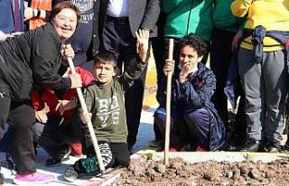 Toroslar Belediyesinden ‘Engelsiz Tarım Bahçesi’