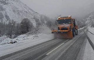 Tunceli’de karla mücadele sürüyor