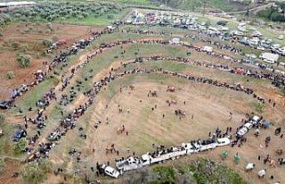 Turgutlu’da deve güreşi heyecanı 7’nci kez...