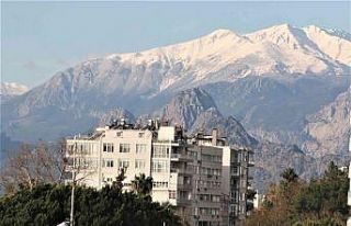 Turizm kenti Antalya’da aynı gün iki mevsim