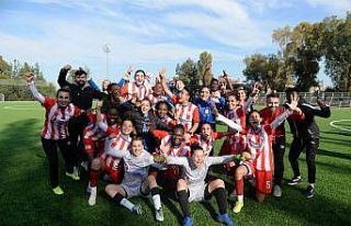 Turkcell Kadın Futbol Süper Ligi: Adana İdman Yurdu...
