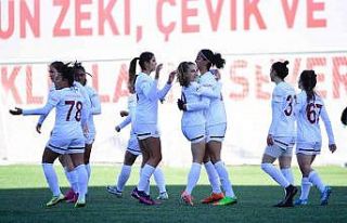 Turkcell Kadın Futbol Süper Ligi: Galatasaray: 3...
