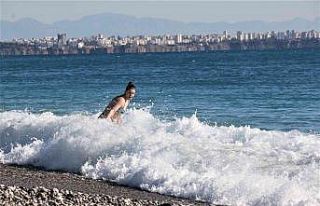 Türkiye güne kar yağışı ile uyanırken Antalya’da...