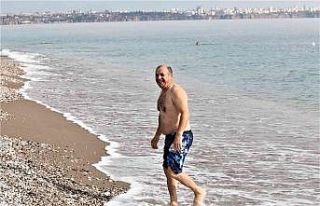 Türkiye kar beklerken Antalya’da yaz günlerini...