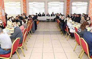 Üniversitede yılın personelleri ödüllerini aldı