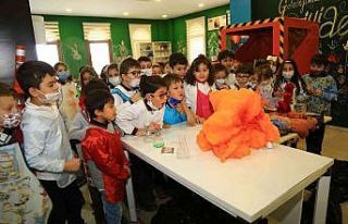 Uşaklı çocuklar Robotik Kodlama ve Zeka Yapım...