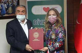 Uşak’ta 75 diyabetli öğrenciye sensörlü kan...