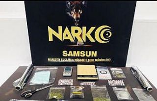Uyuşturucu satarken yakalandı