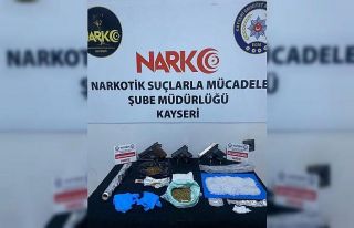 Uyuşturucu taciri 2 şahıs operasyonla yakalandı