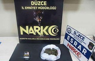 Uyuşturucu tacirleri, polisin takibi neticesinde...