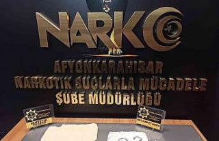 Uyuşturucuyu peçeteye emdirdiler ama polisin dikkatinden...