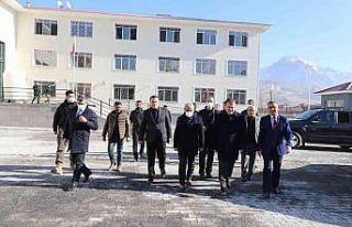 Vali Akbıyık’tan sanayi sitesi esnafına ziyaret