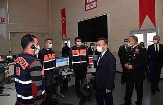 Vali Aksoy, görevi başındaki ekipleri ziyaret etti