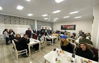 Vali Aktaş Düzceli öğrencileri ağırladı