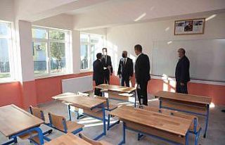 Vali Atay, okullarda incelemelerde bulundu