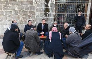 Vali Erin, esnaf ve vatandaşlarla biraya geldi