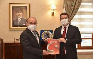 Vali Karadeniz’e anlamlı hediye