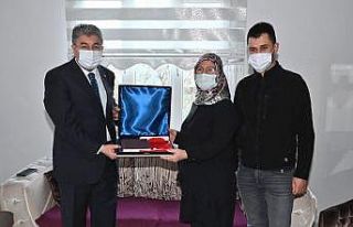 Vali Yılmaz: “Şehitlerimizin hatıralarını yaşatmak...