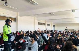 Van polisinden 215 öğrenciye trafik eğitimi verildi