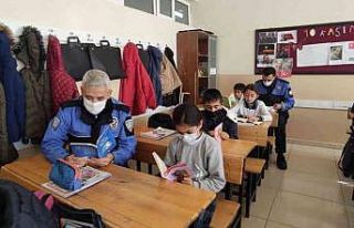 Van polisinden eğitime destek