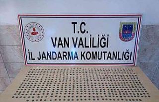 Van’da 518 adet tarihi sikke ele geçirildi