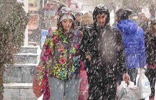 Van’da yoğun kar yağışı