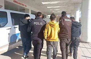 Yabancı uyruklu 3 şahıs, sahte kimlikle kilometrelerce...