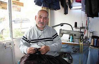 Yarım asır önce eline aldığı iğne ve ipliği...