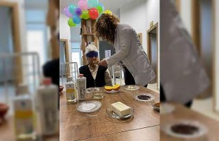 Yaşlılar, koku hafızası testi ile anılarını...