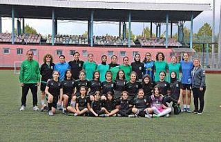 Yeni sezon öncesi Kocaeli Kadın FK’nın grubu...