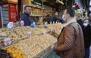 Yeni yılı evlerinde karşılayacakların kuruyemiş...