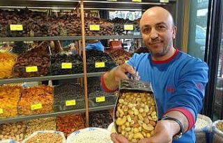 Yılbaşında geri sayım başladı, kuruyemişe talep...