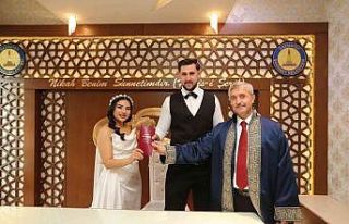 Yılın en son nikahını Tahmazoğlu kıydı