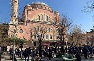 Yılın son Cuma namazında yoğunluk