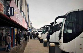 Yılın son gününde otogarda yoğunluk