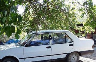 Yıllardır gözü gibi baktığı otomobili çalındı,...