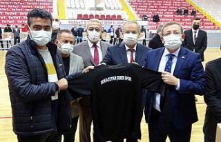 Yozgat’ta amatör spor kulüplerine malzeme desteği...