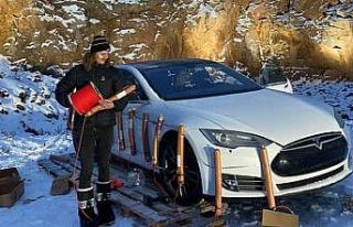 Yüksek onarım maliyetleri nedeniyle Tesla marka...