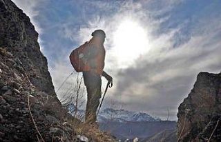 Yüksekova’daki Efkar Dağı’na yürüyüş