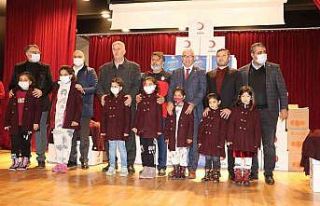 Yüreğir’de yetimler sevindirildi