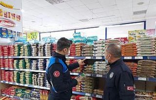 Zabıta zincir marketleri denetledi