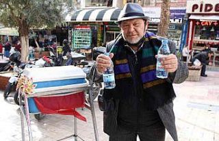 Zihinsel Engelli “Yaşar Amca”, bölge esnafının...