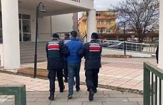 10 yıl hapis cezası ile aranan şahıs JASAT ekiplerinden...