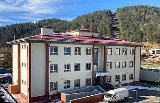 12 derslikli ilkokul ve ortaokulunda ders zili çaldı