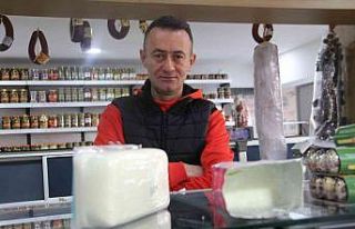 1 kilo sütten 1.5 kilo kaşar peyniri yaptıklarını...