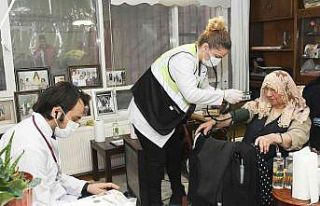 2021’de 821 yaşlıya toplamda 5 bin 66 kez evde...