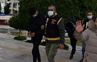 250 bin liralık cep telefonu çalan hırsızlar adliyeye...